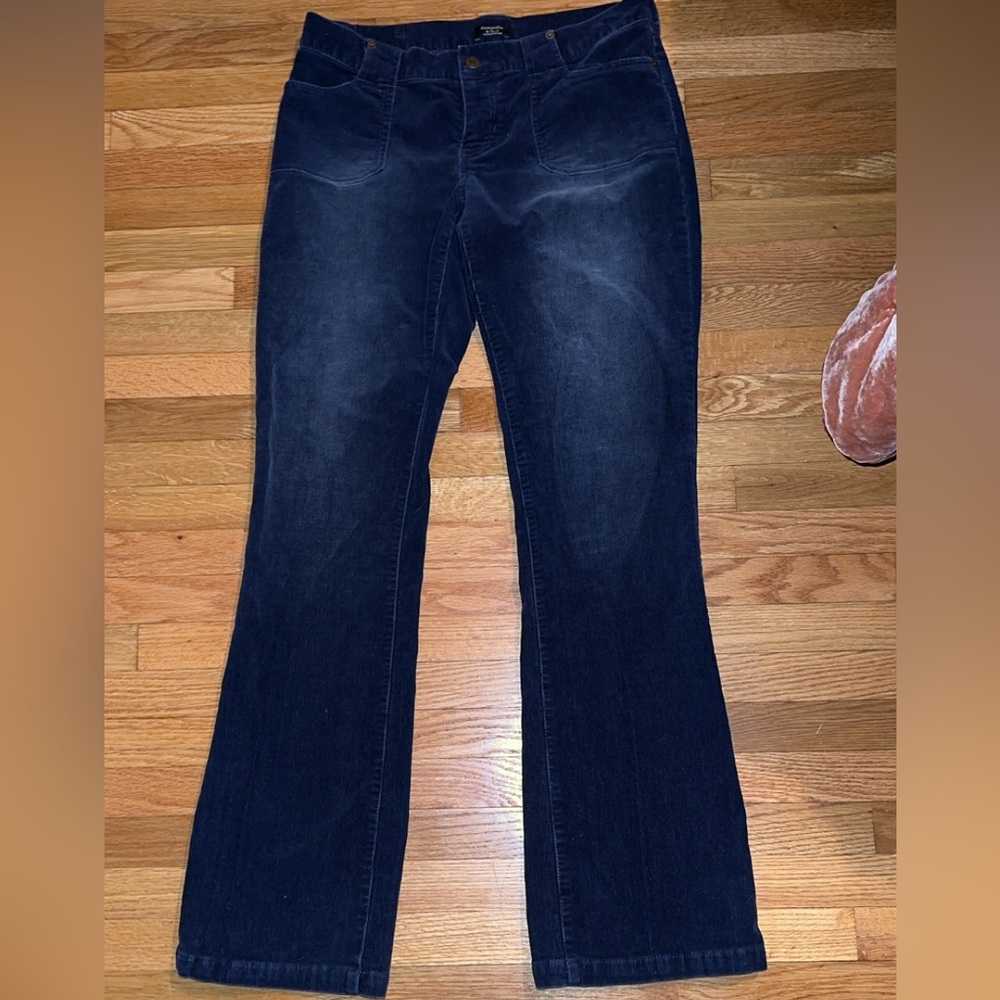 Abercrombie & Fitch 8L Navy Flare Corduroy Pants. Excellent Condition!